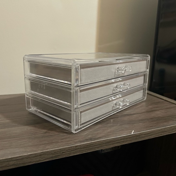 Clear Acrylic Drawer Organizer - Picture 6 of 6
